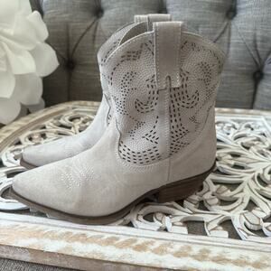 Sundance Weatern Short Suede Leather Cowboy Boots Women’s 37 US 6